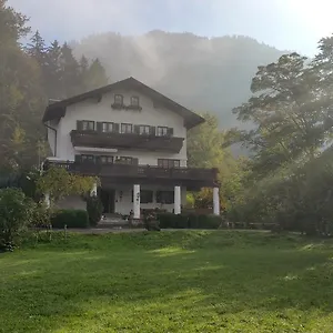 https://villa-bergkristall.com-bavaria.com