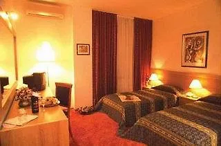 Mai Tai Resort Mjull-Bathore 5*,